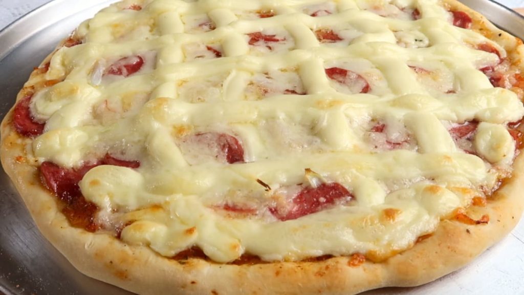 pizza caseira de calabresa
