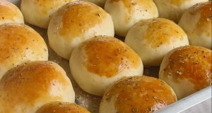 pãozinho de calabresa e requeijão